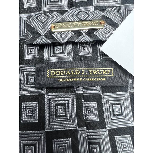 Silver DONALD J. TRUMP Tie Width: 3.5" Length 61” - Picture 3 of 6
